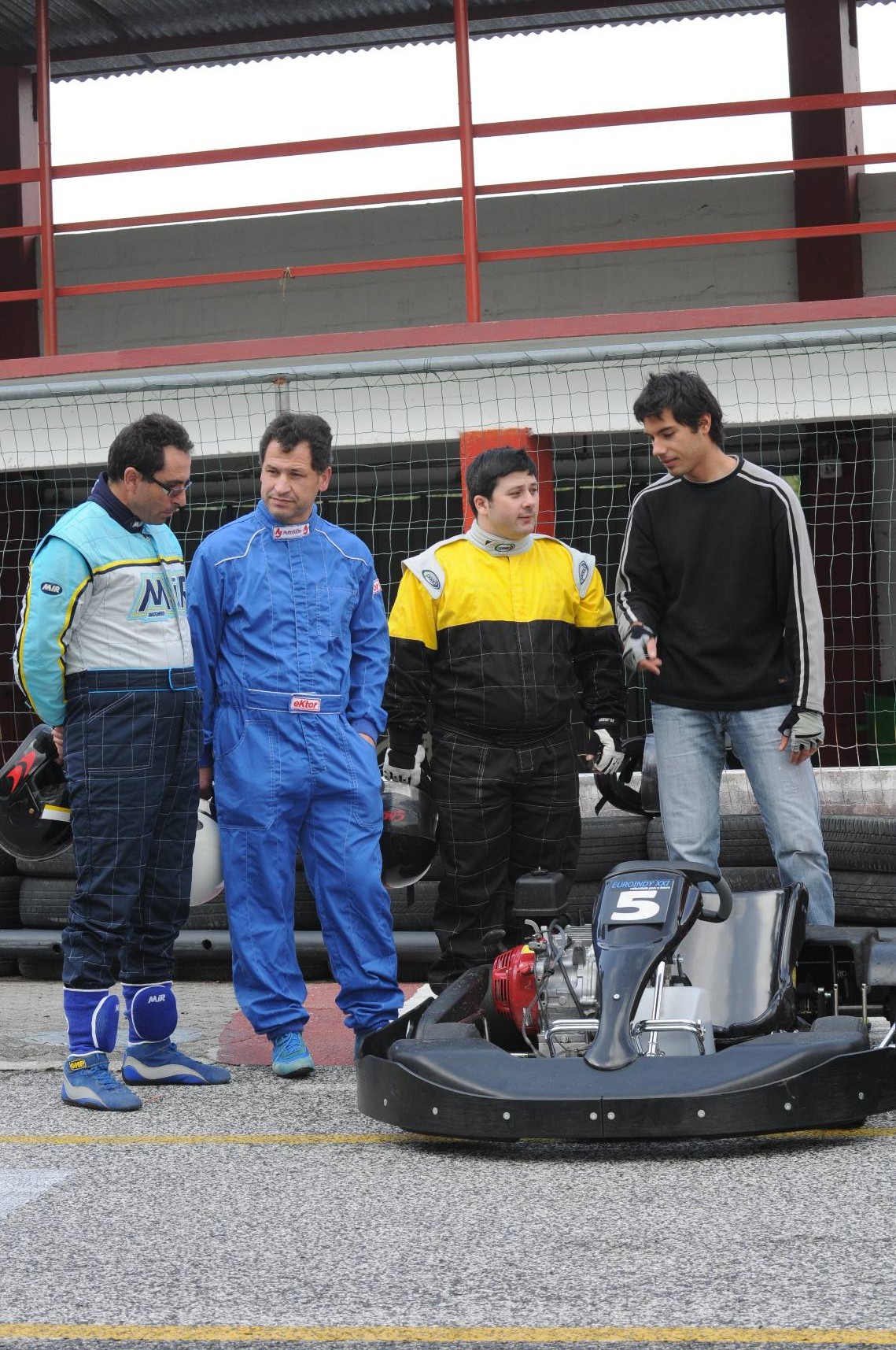 PMH Racing33