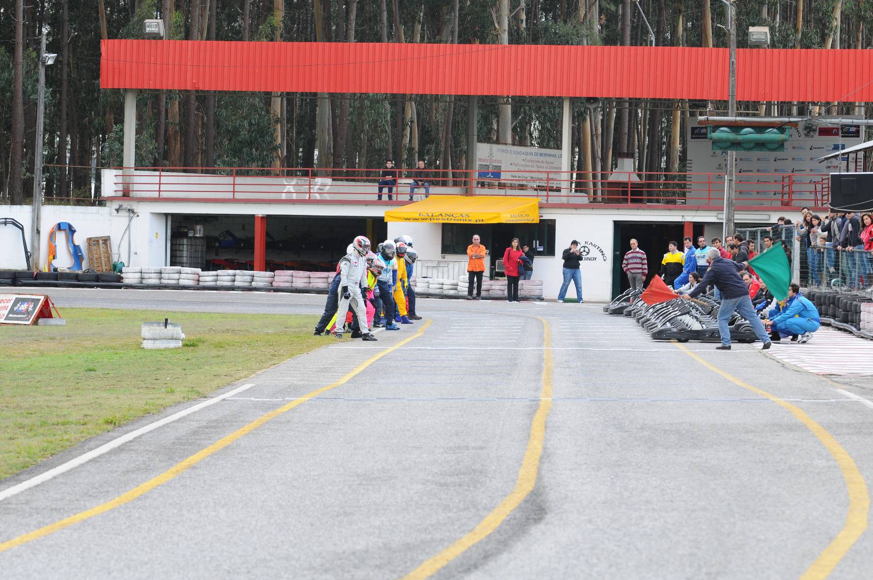 PMH Racing42