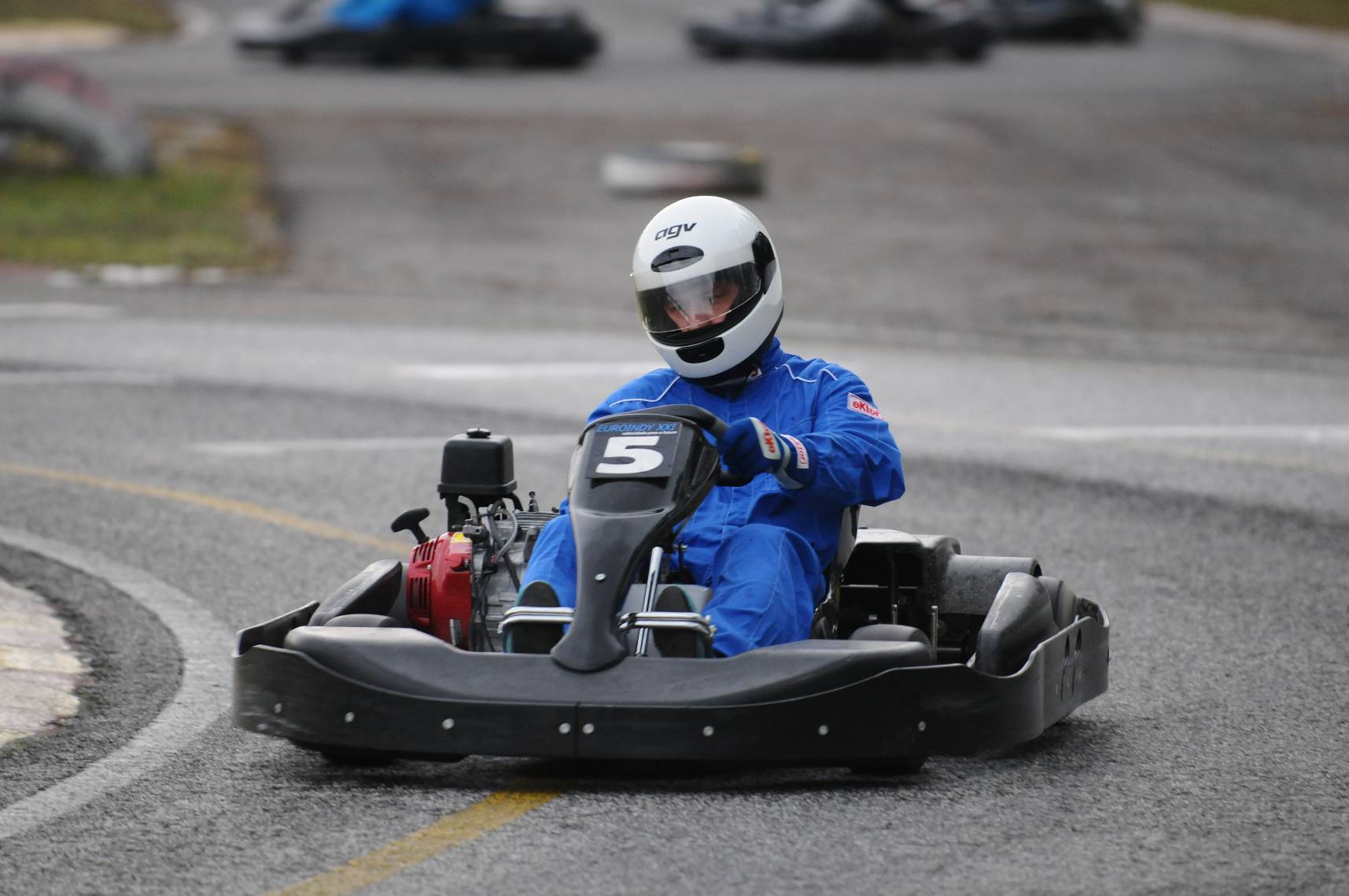 PMH Racing136