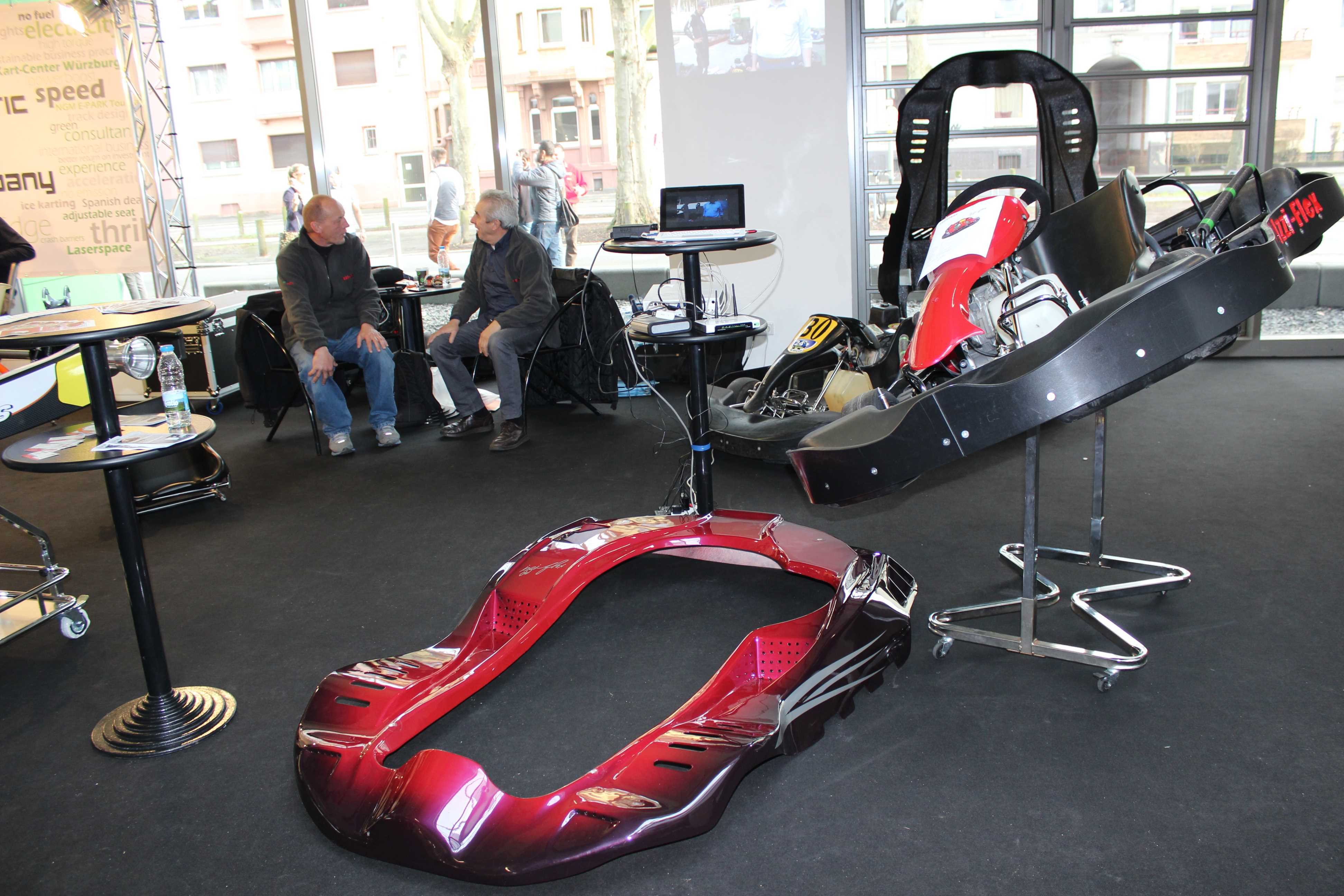 IZZI-FLEX Apresentação na Feira Internacional do Karting Alemanha0